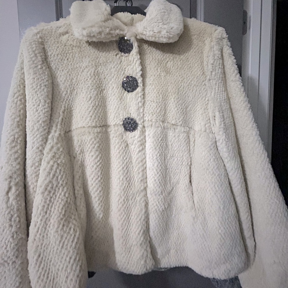 NEW Chill Couture Faux Fur Coat